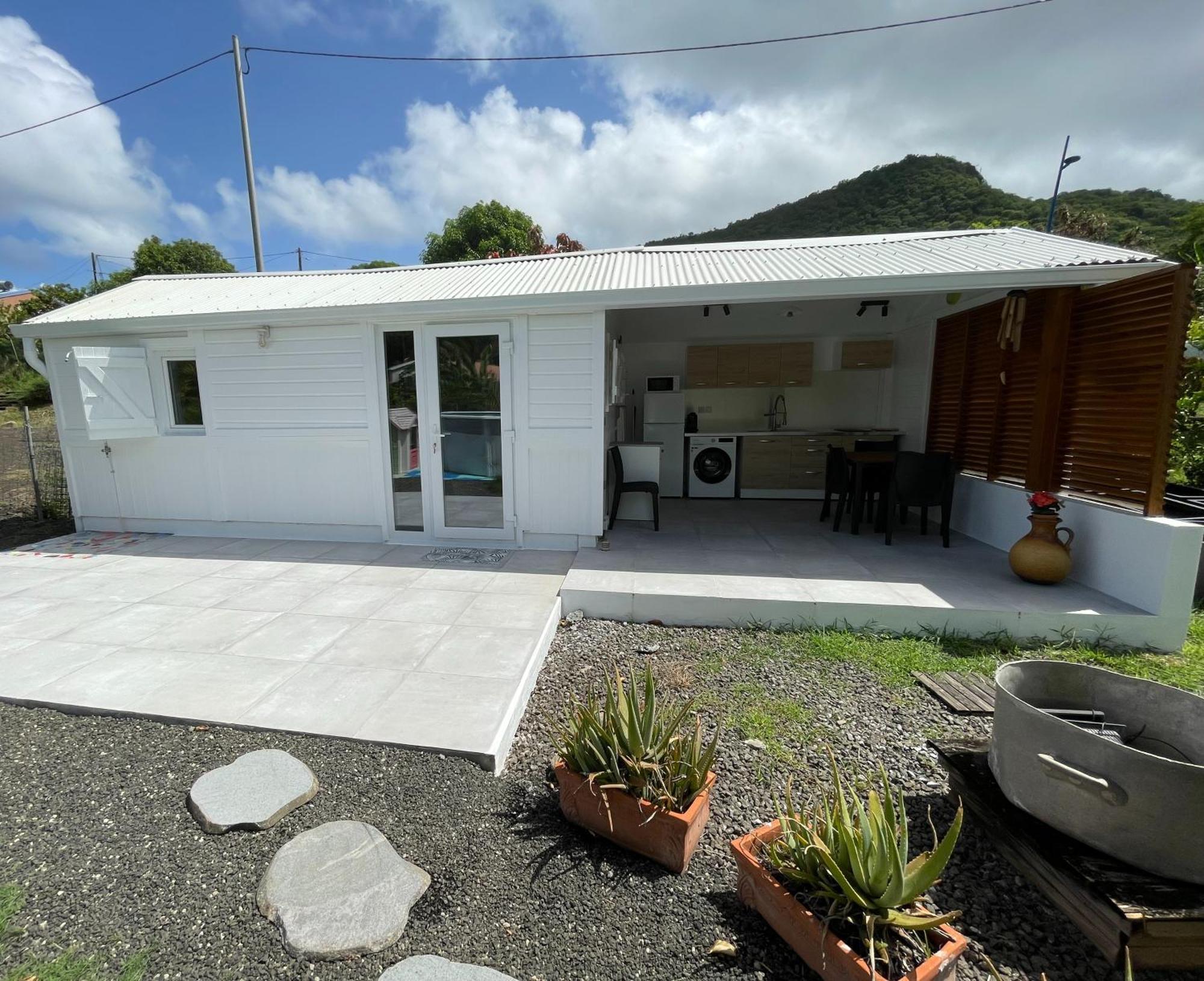Bungalow "Doussin' Kreyol", Au Calme A 150M De La Plage Grande Anse Bagian luar foto