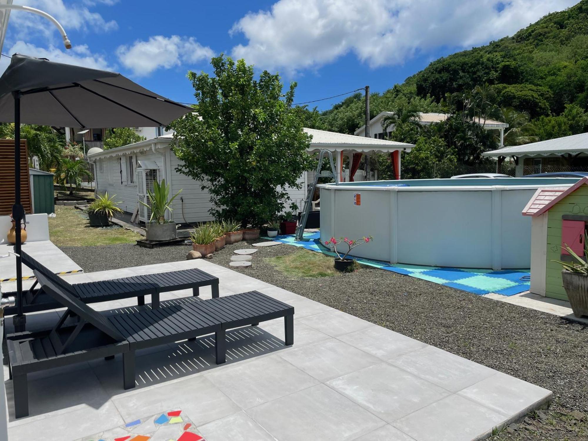 Bungalow "Doussin' Kreyol", Au Calme A 150M De La Plage Grande Anse Bagian luar foto